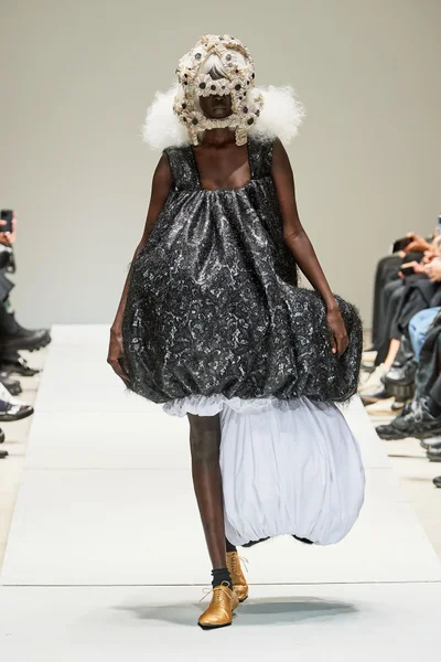 Look 9